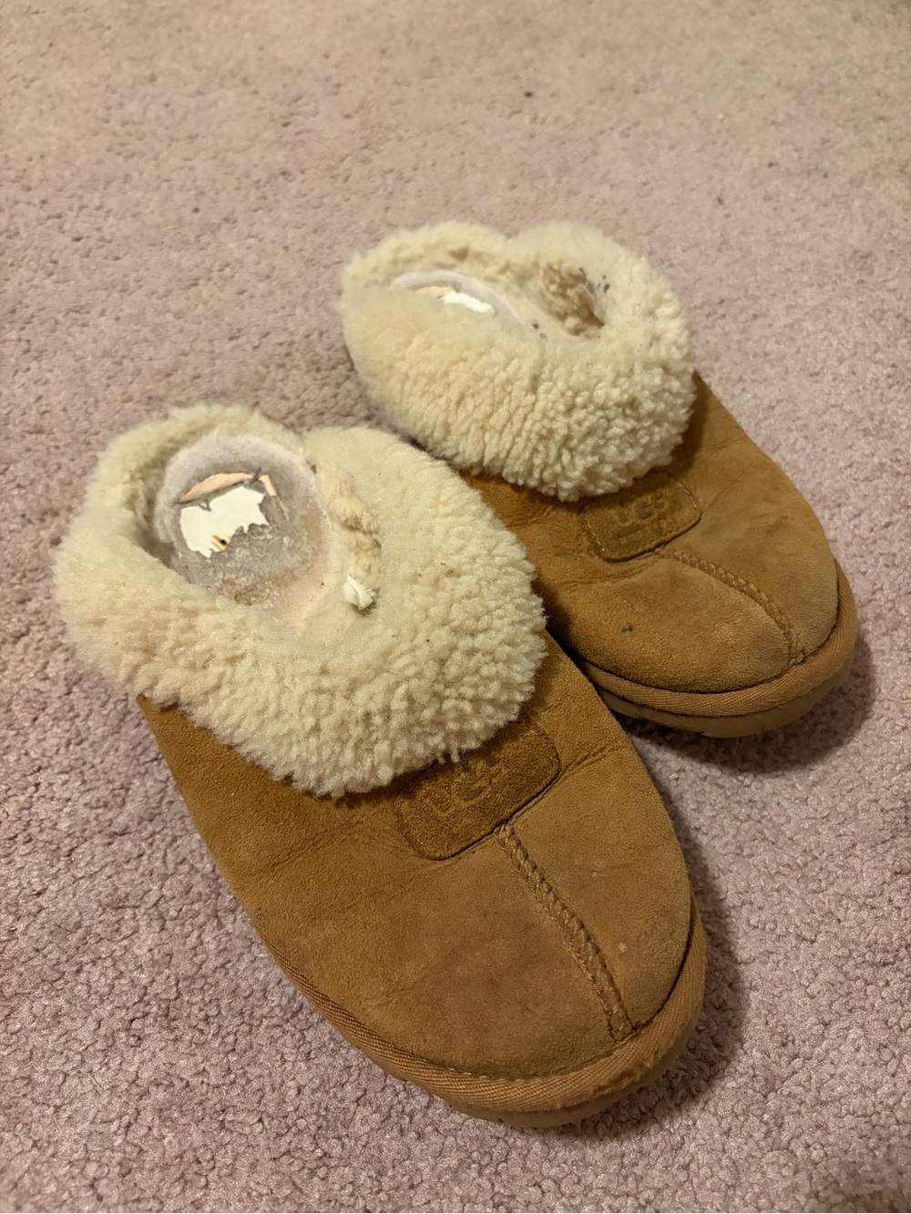 🐢 UGG - Size 9 Slippers - Womens - Flaw